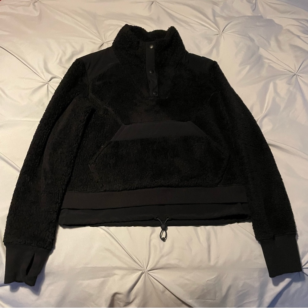 Fuzzy Ivivva pullover!🔷